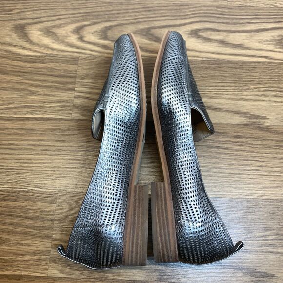 Vince Camuto Kadee Silver  Leather Perforated Slip On Loafer Shoe Size 10 /EU 40 - Picture 3 of 11